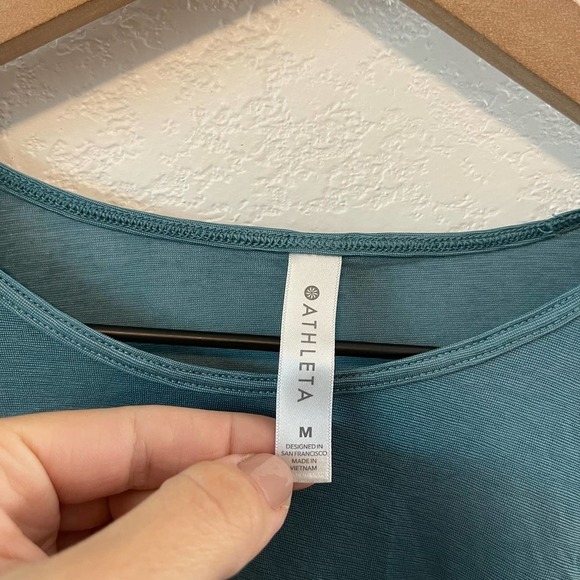 Athleta Vapor Long Sleeve Crewneck Pullover Cropped Top Dark Surf Teal Blue M - Picture 10 of 11